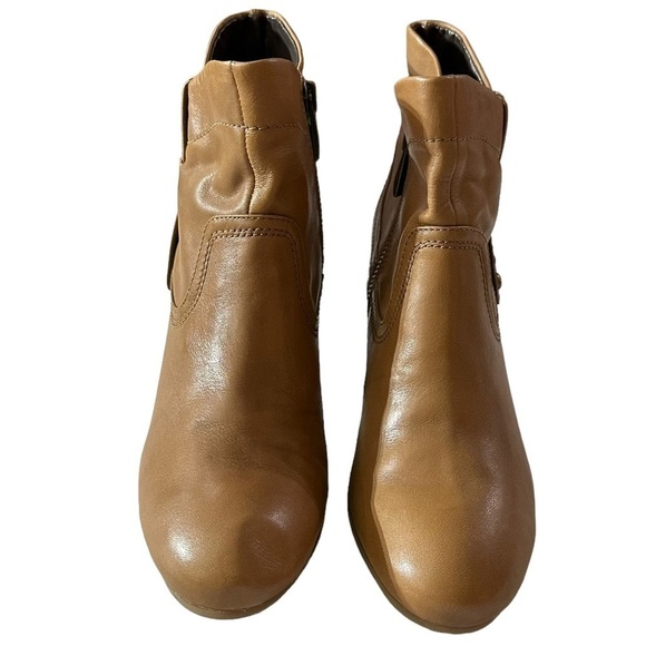 🌸2/$25 Tignanello Tan Leather Western Heeled Bootie - Picture 6 of 8